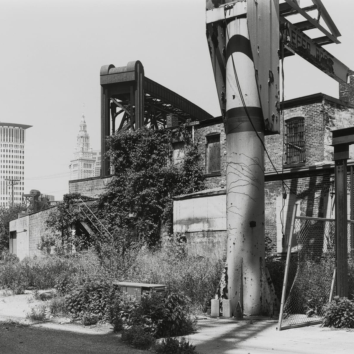 Columbus Road, The Flats