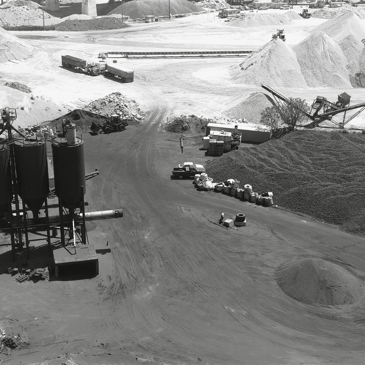 Under the Hope Memorial Bridge, The Flats