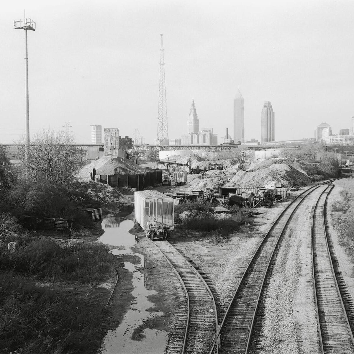 Off West 3rd Street, The Flats